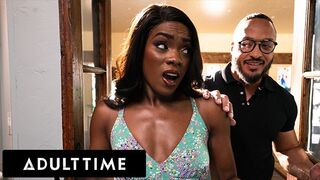 Unatkozó nej Ana Foxxx párnán kufircol és megdugja kedvelő férje!