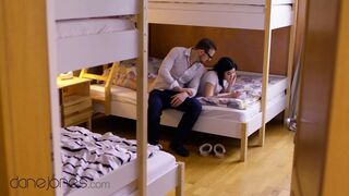 Lady Dee forró zsenge kalandja brutális akcióval