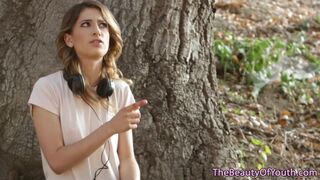 Alexa Grace zsenge muffja forrón dörzsölődik leszbi szerelmében