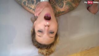 Durva német amatőr milf cidázza a gigantikus fasznak