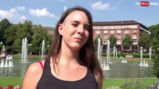 Német turista szuka kültéri anális kupakolása