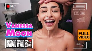 Karcsú néger Vanessa Moon megküzd jmac óriási farkával minden pózban