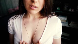 Zsenge amatőr néger hajú orbitális didkós fiatalasszony asmr relax kupakolása