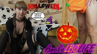 Kicsike boszorkány megidézi a hatalmas hímtagot és keményen megbasszák, hogy beleélvezzen a puncijába - halloween 2020