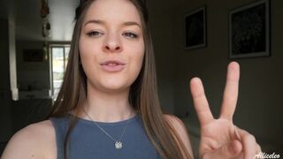 Nyerd meg az ingyenes privát élő show-t! gyors szeretkezés a mosogató ellen a finom napsugarak között