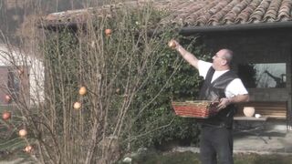Kívánatos világos szőke tinédzser amatőr hátsó lyukba kurelva és szájba lőve orbitális farasszal