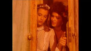Orbitális tőgyes csajok könyörtelenül cidázzák és lovagolják a vastag farkakat retro válogatásban